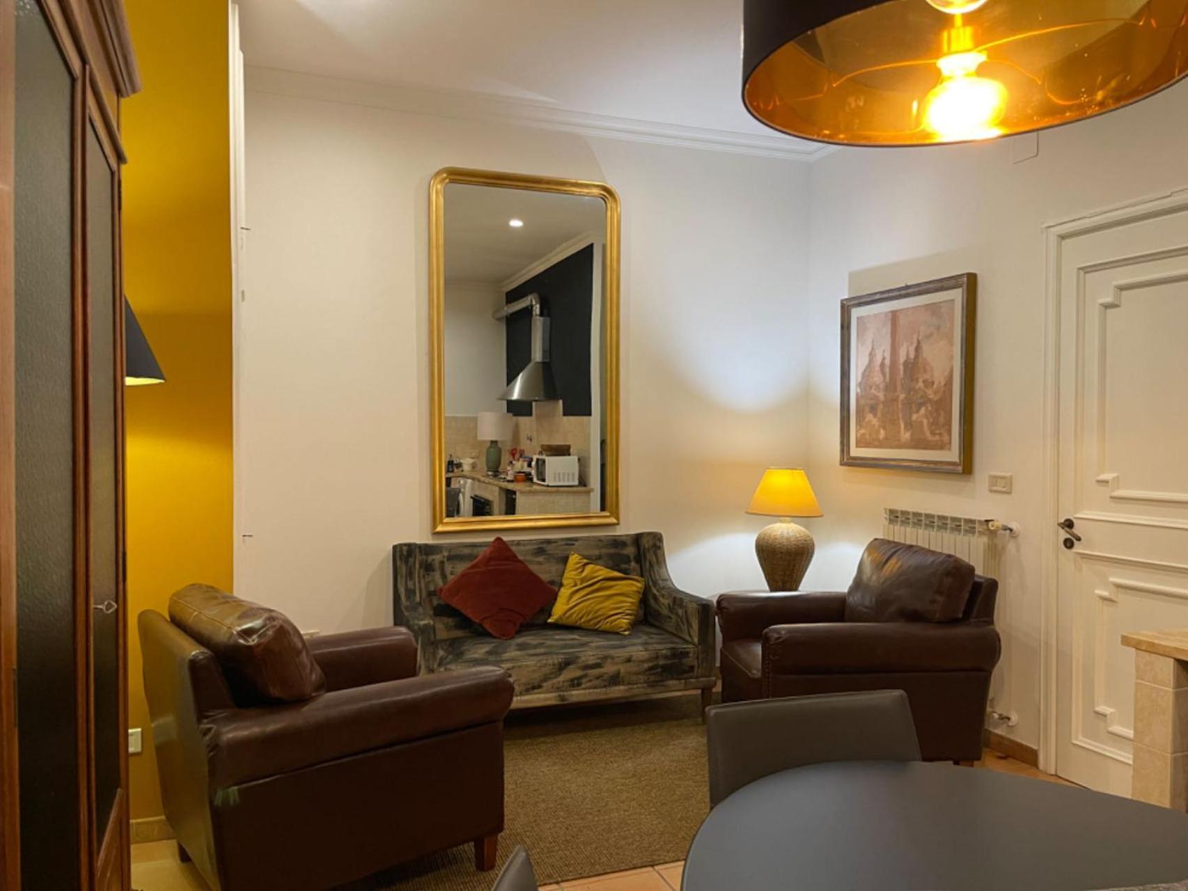 Vakantiehuis Delightful Stylish House With Private Garden Close To Downtown