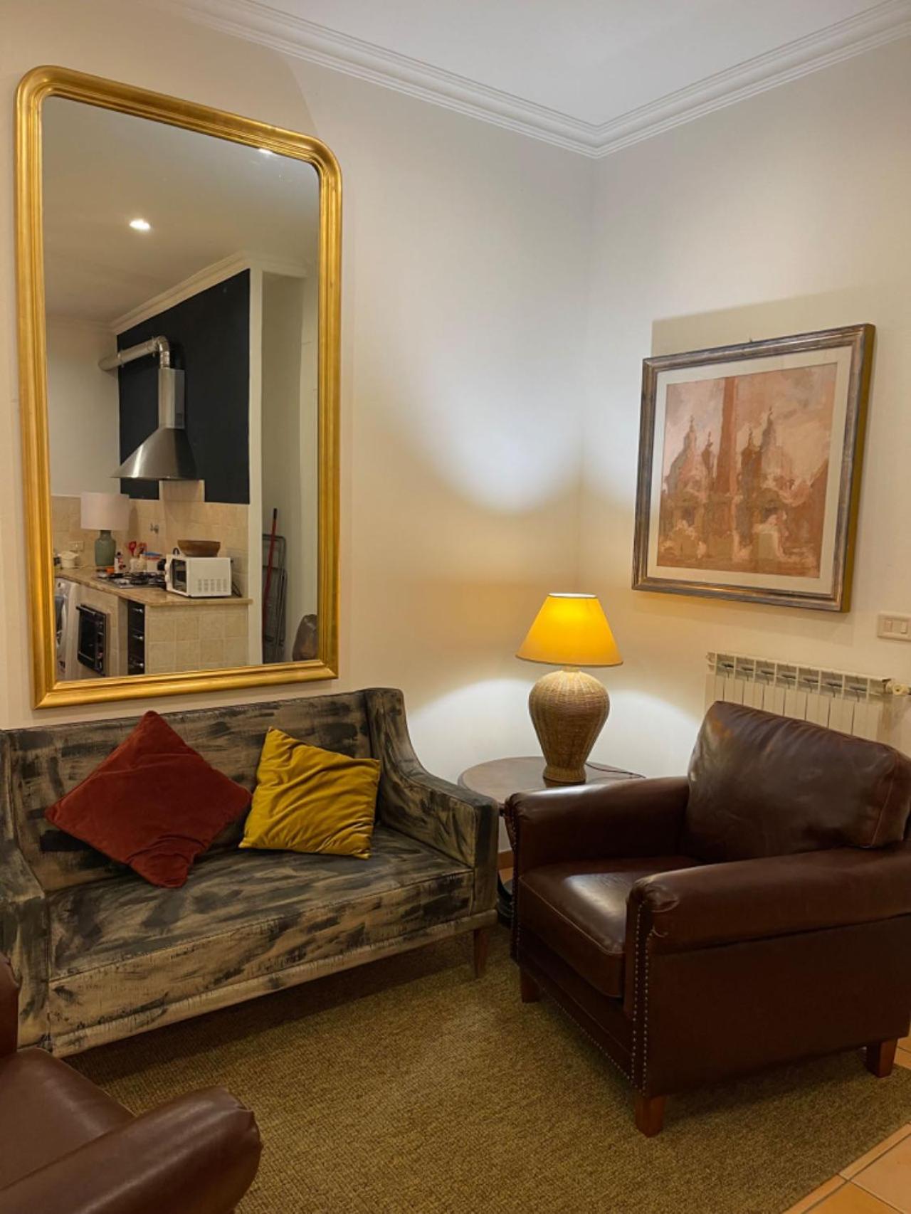 Delightful Stylish House With Private Garden Close To Downtown Vakantiehuis *